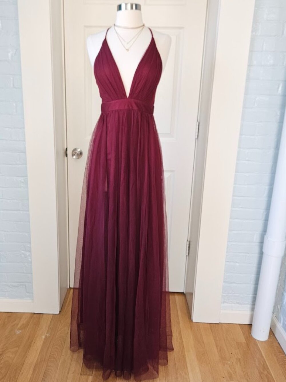 Fashion Nova Plunge V-Neck Sleeveless Tulle Maxi Wine Red Dress Slit Gown Small